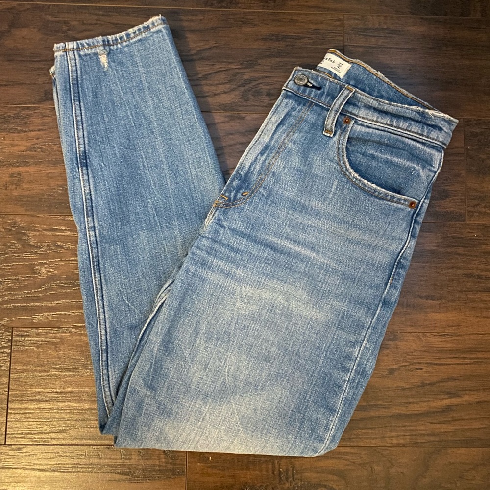 Abercrombie Mom Jean, Light Wash - Picture 2 of 3